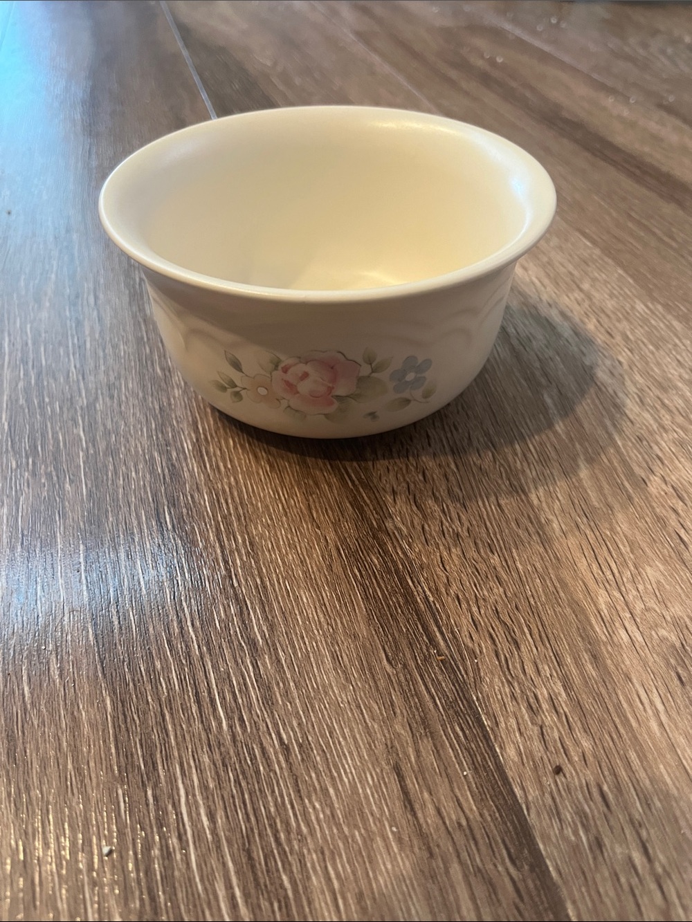 Pfaltzgraff Tea Rose Cream Floral Soup/cereal Bowl with Pink and Blue Flowers
